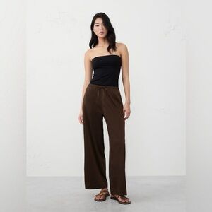 Banana Republic Wide-Leg Crinkled Satin Pull-On Pant  Size Medium Dark Oak